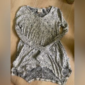 Women’s sweater size small!